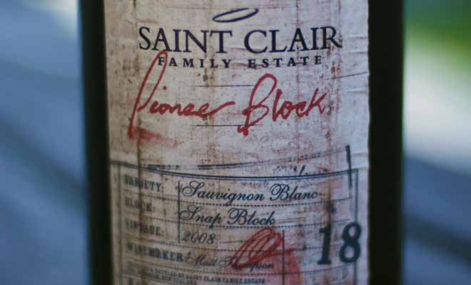 S'il fallait absolument choisir un vin de Nouvelle-Zélande, ce serait le Pioneer Block de Saint Clair Family Estate, un délicieux Sauvignon blanc de 2008.