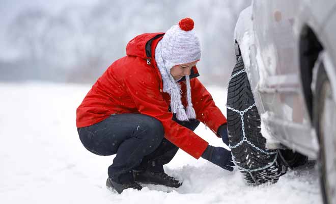 Le recours aux chaînes pour conduire est particulièrement rare, sauf si vous décidez de rejoindre les stations de ski avant le passage de la déneigeuse. En dehors de l'hiver, la question ne se pose évidemment pas.
