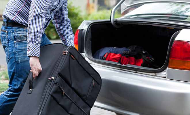 La taille du coffre est l'un des critères les plus importants lorsqu’il s’agit de choisir une voiture de location. Vous devez impérativement vous assurer qu'il sera possible de ranger vos bagages, faute de quoi vous devrez les entreposer sur les sièges arrière (en admettant que cela soit possible).