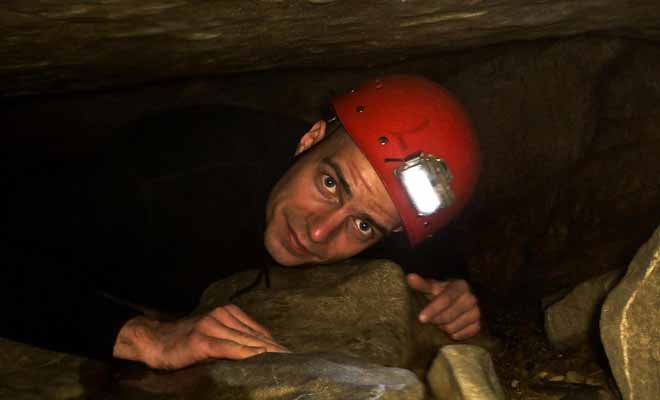 Certaines excursions imposent le port du casque, car il faudra parfois ramper dans d'étroites cavités.