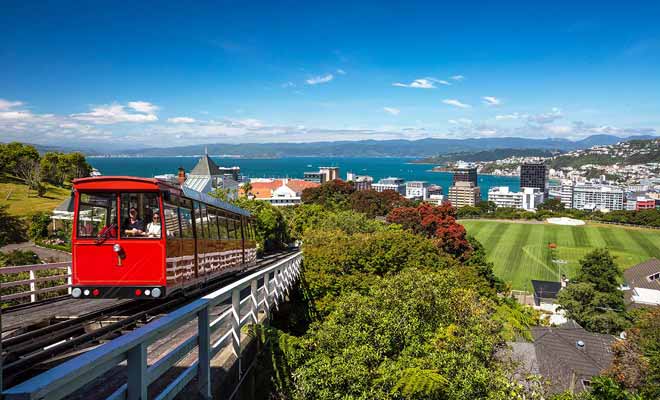Wellington compte le plus grand nombre de funiculaires au monde, le plus emblématique étant celui qui relie Lambton Quay au Jardin botanique.