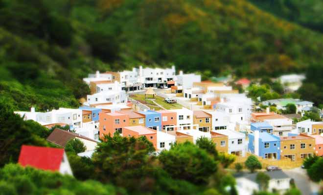Se loger à Karori permet de profiter d'une vue panoramique magnifique sur la baie. Ce quartier sympathique est bâti à flanc de colline.