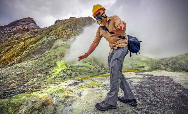 Vous devrez suivre les consignes du guide accompagnateur durant la visite de White Island, et mettre vos masques à gaz quand il vous le demandera.