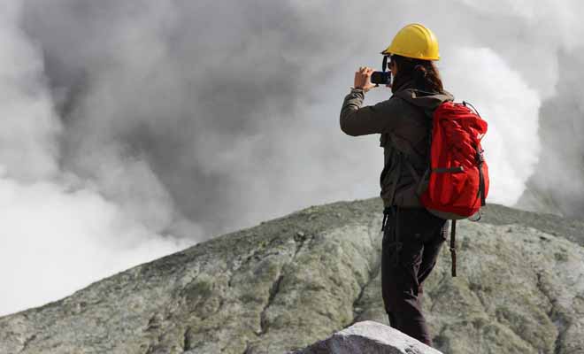 Le masque à gaz n'est pas toujours nécessaire, mais il est indispensable près du cratère central ou se trouve le lac toxique.