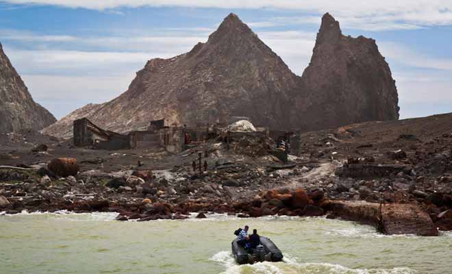En plus de la visite du volcan, il est possible de s'inscrire à de la plongée sous-marine. Le zodiac viendra vous récupérer ensuite.