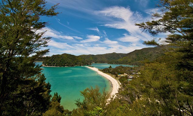 Il parco nazionale Abel Tasman e le sue lagune possono essere esplorate da kayak.