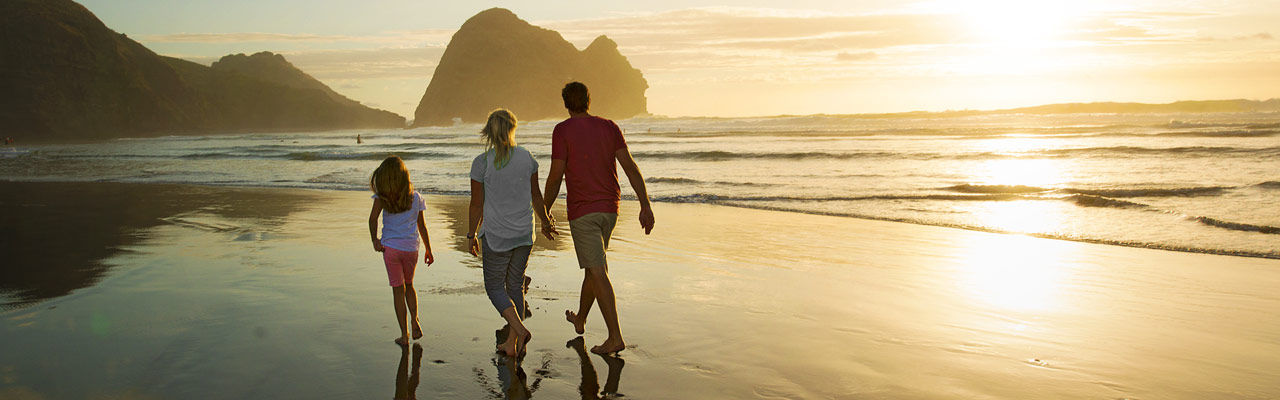 Discover the most beautiful beaches in New Zealand for rest and fun.