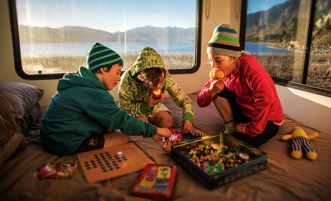 De camper is bijzonder geschikt voor gezinsverblijven, omdat het de gewoontes van de kinderen mogelijk maakt.