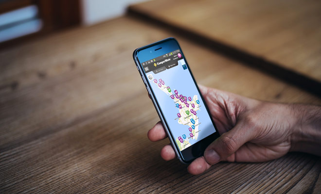 Kiwipal beveelt Campermate of Rankers aan om uw verblijf in Nieuw-Zeeland te organiseren. Beschikbaar op iPhone en Android, deze twee toepassingen vermelden de beste campings in het land, evenals benzinestations of supermarkten.