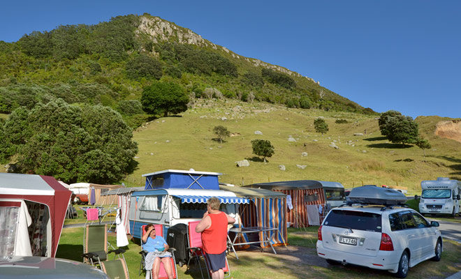 Als de douches desperaat koud blijven in de schilderachtige campings van de DOC, daarentegen is de locatie veel aangenamer, met prachtige panorama's.