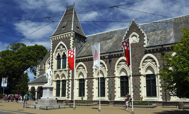 Il museo di Canterbury è stato risparmiato miracolosamente dal terremoto di Christchurch del 2011. È un museo piuttosto eclettico ma interessante che merita una visita, specialmente se il tempo è male.