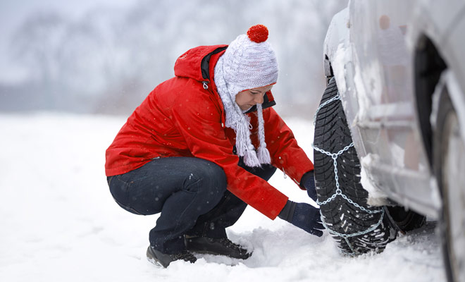 Het gebruik van sneeuwkettingen om te rijden is vrij zeldzaam, tenzij u besluit om de skigebieden te bereiken voor de sneeuwploeg. En buiten de winter komt de vraag natuurlijk niet voor.