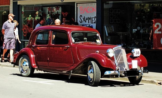 We vinden zelfs 2CV French in perfecte staat in de straten!