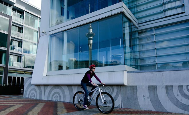 Met de Auckland Next Bike service kunt u een fiets huren, zoals de Velib Parijse. Maar het aantal fietsen is vrij laag en u vindt het soms moeilijk om te vinden.