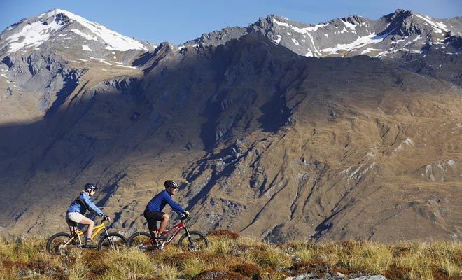 Als het terrein moeilijk kan lijken, heeft het Zuid-eiland eigenlijk uitstekende mountainbike routes. Ik beveel vooral aan om een ​​fiets in Wanaka te huren om het gebied te verkennen.