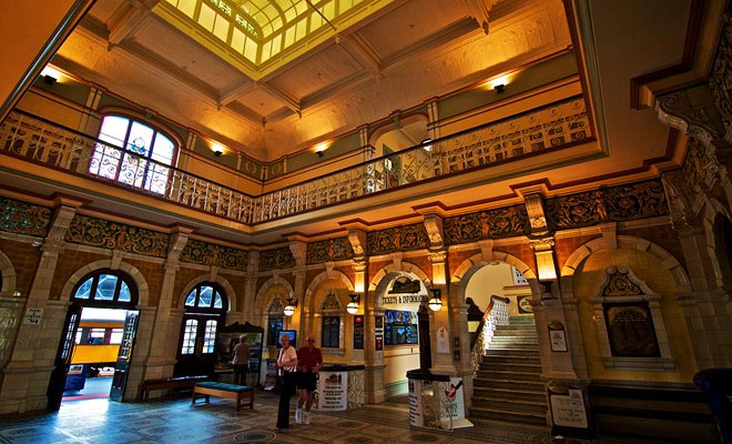 La Hall of Fame della Nuova Zelanda si trova al primo piano della Stazione Centrale. Il rugby è naturalmente sotto i riflettori, ma non è l'unico sport dove i neozelandesi sono grandi.