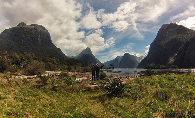 De Work Holiday Visa (WHV) biedt de kans om het land in eigen tempo te bezoeken. Julien en Marine bezochten ook Milford Sound.