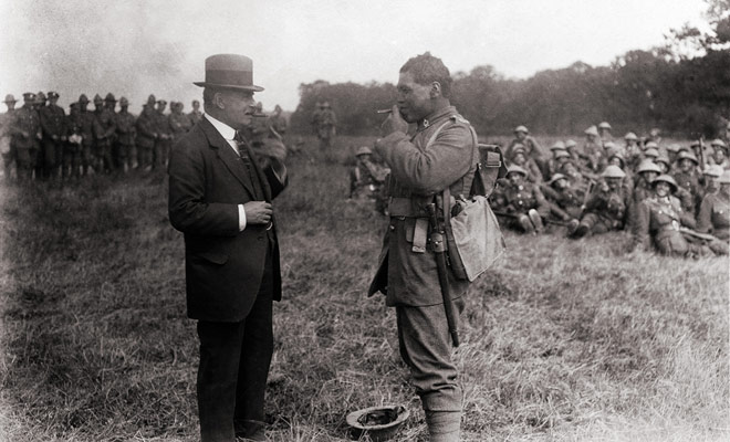 Il coinvolgimento dei soldati Maori nelle due guerre mondiali (in particolare a Verdun) è ancora sconosciuto al grande pubblico. Una mostra del museo di Rotorua rende omaggio a questi eroi che sono morti in combattimento a 20.000 km di distanza dalla loro patria ...