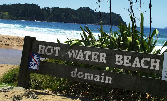 Hot Water Beach is heel ver van het mooiste strand van Nieuw-Zeeland. Maar de thermische lente en de nabijheid van Auckland leggen haar bekendheid uit.