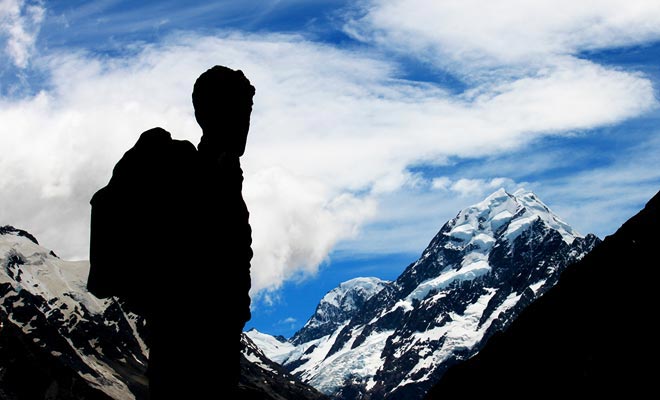 Sir Edmund Hillary trainde zich om in Nieuw Zeeland te klimmen, zijn geboorteland. Het was Mount Cook die hem toestond om zijn vaardigheden te verbeteren voordat hij de berging van Mount Everest probeerde.