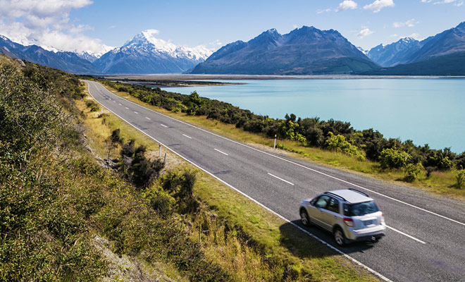 Kiwipal ontwikkelt routes die kunnen worden gevolgd door een auto of een camper op de twee eilanden van het land. Elke reisroute is zo ontworpen dat het niet teveel uren van rijden omvat.