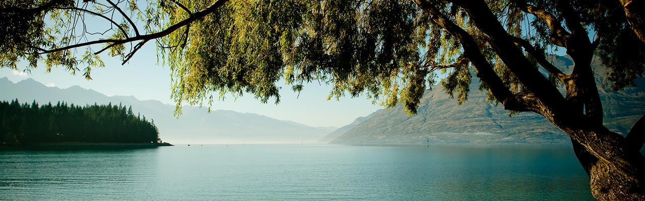 Lake Wakatipu resembles the famous Loch Ness.