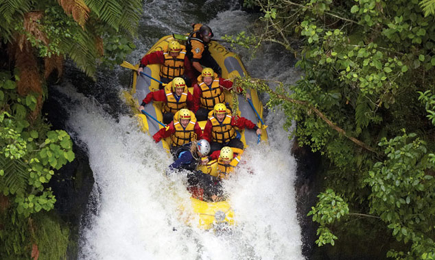 Een rafting in een cascade van Taupo.