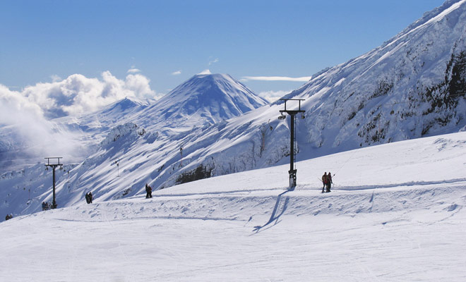 Mount Ruapehu heeft twee verschillende skigebieden: Whakapapa en Turoa, waarvan de pistes significant verschillend zijn.