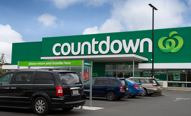 De twee grootste supermarktmerken in Nieuw-Zeeland zijn de Countdowns en de New Worlds, algemeen toegankelijke binnenstad. Ze verkopen alle denkbare producten, waaronder basismedicijnen zoals aspirine.