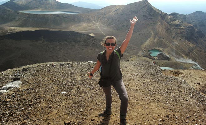 Terwijl Auckland in het begin van de reis een gemengde indruk laat, worden reizigers over het algemeen overwonnen door Nieuw Zeeland, omdat ze epische landschappen verkennen, zoals die in de Tongariro Alpine Crossing.