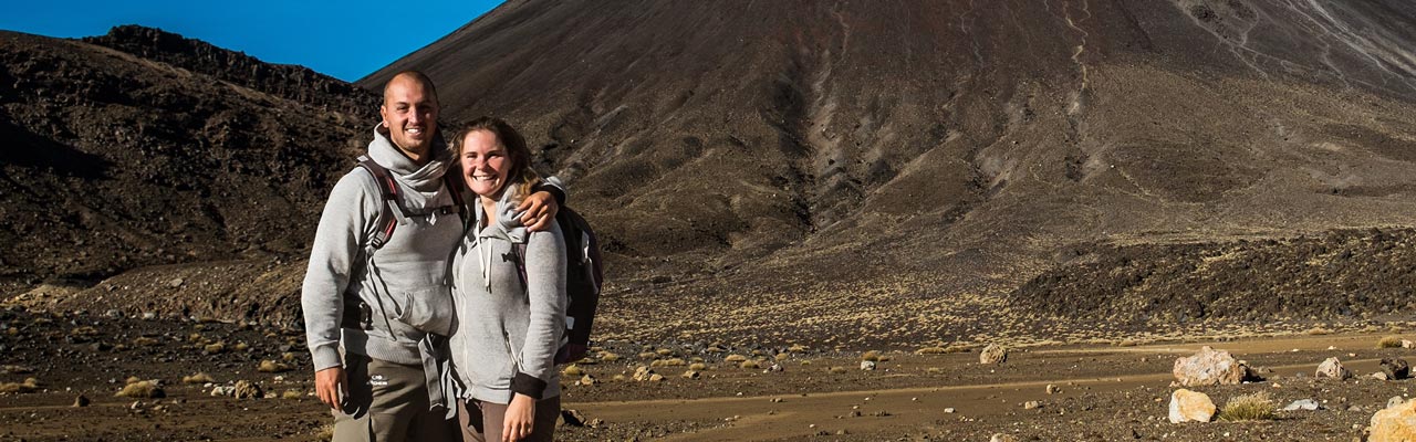 Kevin and Élodie, travelers and reporters.