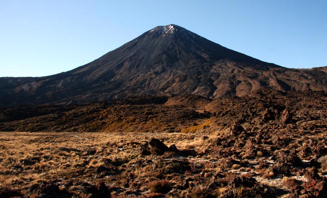 Met zijn vulkanisch landschap is het heel natuurlijk dat de Tongariro werd gekozen om het grondgebied van Sauron te vertegenwoordigen in de Lord of the Rings of Peter Jackson.