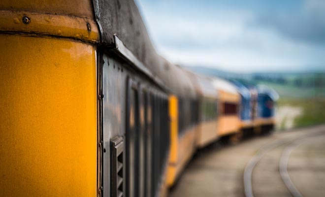 Terwijl de meeste commerciele lijnen zijn afgesloten, zijn er nog enkele lijnen die voornamelijk van belang zijn voor toeristen. De treinreizen zijn zeker grootschalig, maar erg traag, omdat de stoptochten op alle stations plaatsvinden.