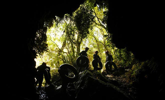 La camera d'aria è parte dell'attrezzatura fornita durante le escursioni organizzate dall'acqua nera