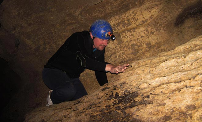 Speleologi apprendisti possono partecipare a tour BlackWater, non ci sono difficoltà reali.