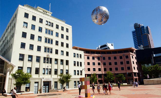 Il Centro Civico, situato proprio accanto al Te Papa ospita i principali festival. È impossibile perderlo e facilmente riconoscibile grazie alla sua famosa sfera sospesa.