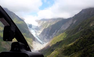 Bedrijven voorstellen om per helikopter over de Fox Glacier te vliegen.