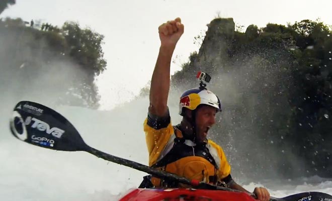 Om de Huka Falls te overleven door kajak, moet je bijzonder getraind zijn.