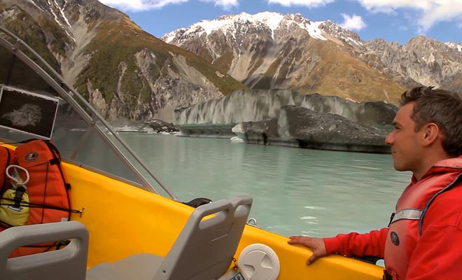 Glacier Explorers nodigt u uit om de ijsbergen van het gletsjermeer aan boord van een dierenriem te ontdekken.