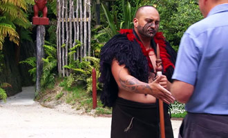 Dit is de traditionele ceremonie wanneer u een Maori versterkte dorp wilt binnengaan.