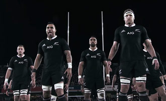 Een perfecte Haka uitgevoerd door de spelers voor een officiële All Blacks wedstrijd.