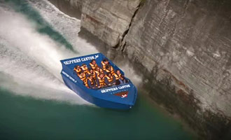 Se ancora non sapete quale escursione in barca a vela da eseguire, questo piccolo video commerciale potrebbe aiutarti a scegliere.