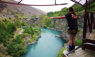 Senza dubbio il video più creto mai fatto sul Bungee Jumping, e dovresti vederlo credere.