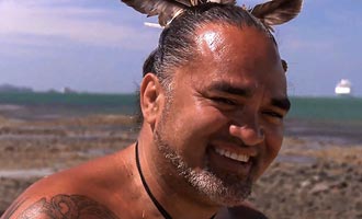 Des guides maoris accompagnent les touristes en kayak.