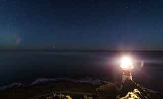 Un timelapse des étoiles réalisé au pied du phare