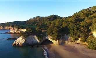 La plage à l'aube