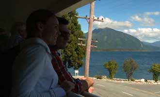 Tranzalpine Scenic avec wagons ouverts