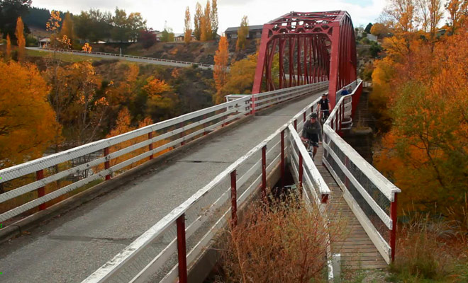 Venez faire du vélo à Wanaka durant l'automne pour profiter des belles couleurs de l'arrière-saison.