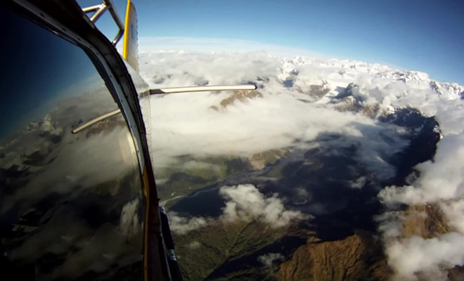 Si vous ne savez pas encore où réaliser votre saut en parachute en Nouvelle-Zélande, ce reportage pourrais vous donner des idées.