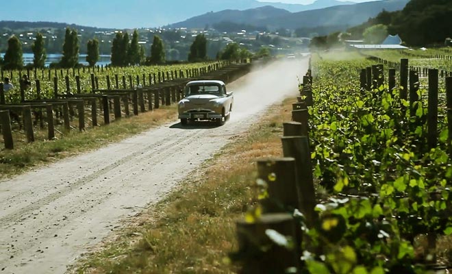 Des circuits permettent de faire le tour des exploitations et de participer à des dégustations, comme à Rippon Vineyard.